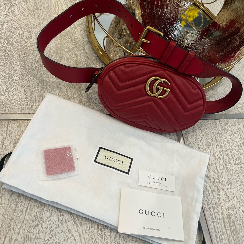 LIKE NEW AUTHENTIC Gucci Calfskin Matelasse GG Marmont Belt Bag 85 Hibiscus Red